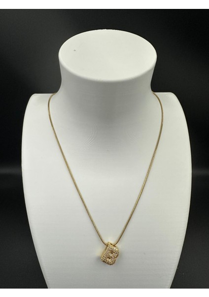 Altın Rengi B Harfi Çelik Kolye