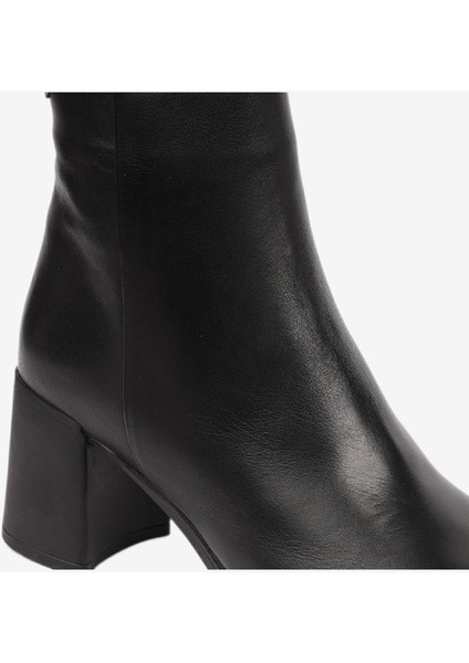 Kadın Siyah Hakiki Deri Topuklu Bot 5K2UB72047 indirimleri