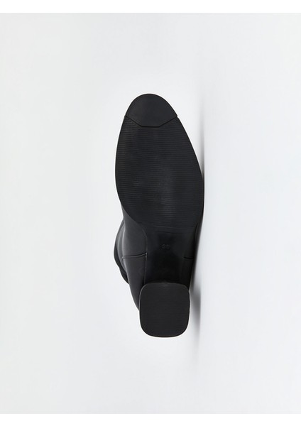 Yeni Sezon Deri Görünümlü Kadın Çizme fırsatları