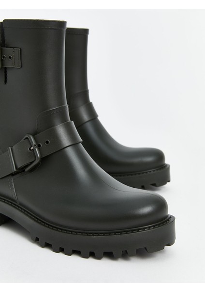 Yeni Sezon Deri Görünümlü Kadın Bot modelleri