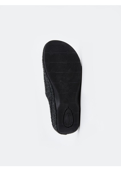 Yeni Sezon Nakışlı Kadın Ev Terliği fırsatları