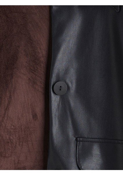 Yeni Sezon Gömlek Yaka Kadın Deri Görünümlü Ceket fiyatları