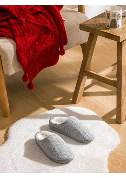 Yeni Sezon Içi Kürklü Kadın Ev Terliği