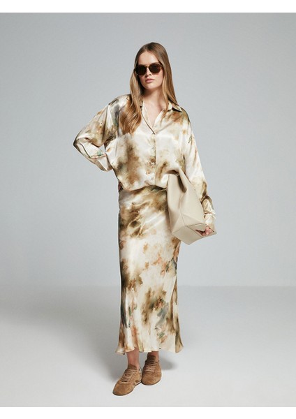 Yeni Sezon Batik Desenli Oversize Saten Kadın Gömlek fiyatları