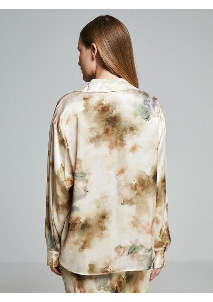 Yeni Sezon Batik Desenli Oversize Saten Kadın Gömlek fırsatları