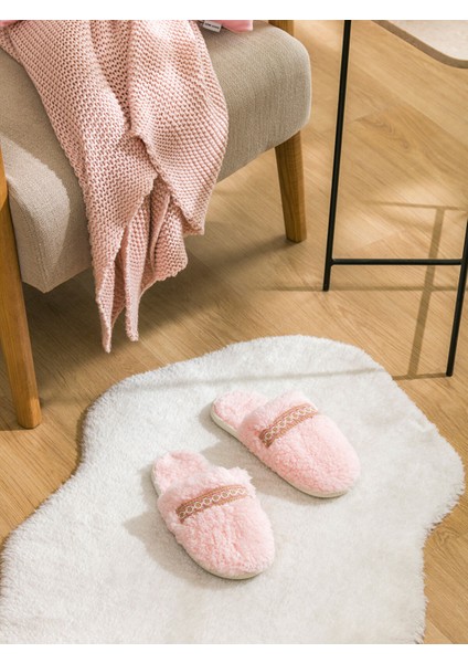 Yeni Sezon Nakışlı Kadın Ev Terliği