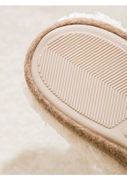 Yeni Sezon Nakışlı Kadın Pelüş Ev Botu indirimleri