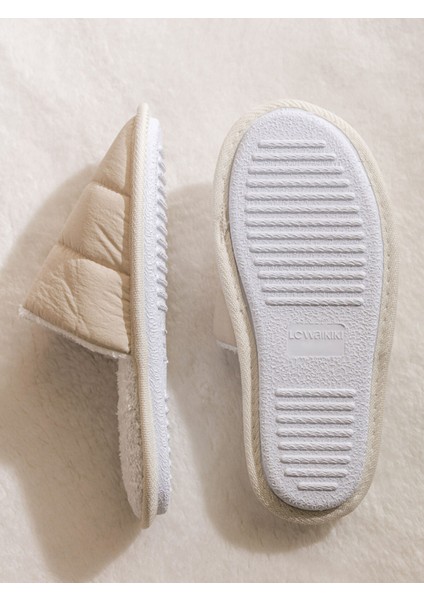 Yeni Sezon Desenli Kadın Ev Terliği fırsatları