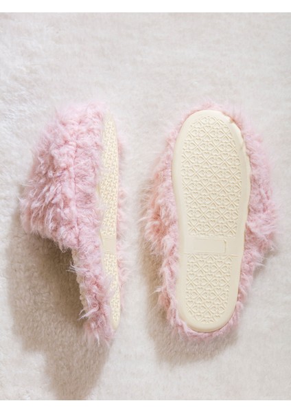 Yeni Sezon Düz Pelüş Kadın Ev Terliği fırsatları