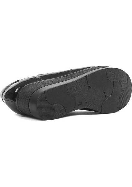 Kadın Siyah Bağcıklı Fermuarlı Rugan Dolgu Topuklu Deri Ayakkabı indirimleri