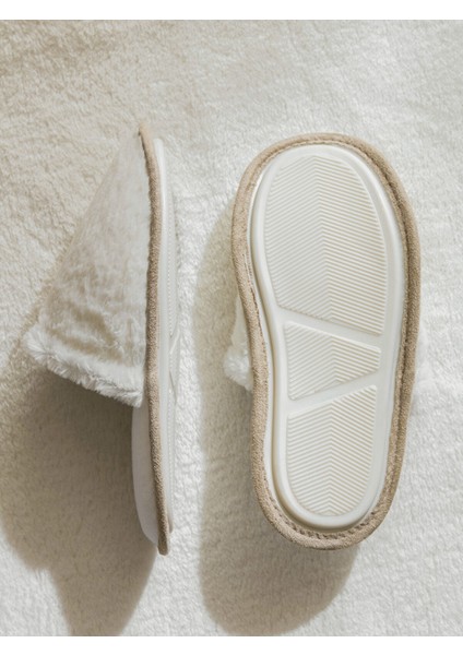 Yeni Sezon Pelüş Kadın Ev Terliği fırsatları