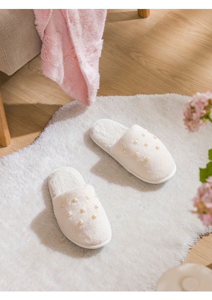 Yeni Sezon Boncuk Işlemeli Pelüş Kadın Ev Terliği