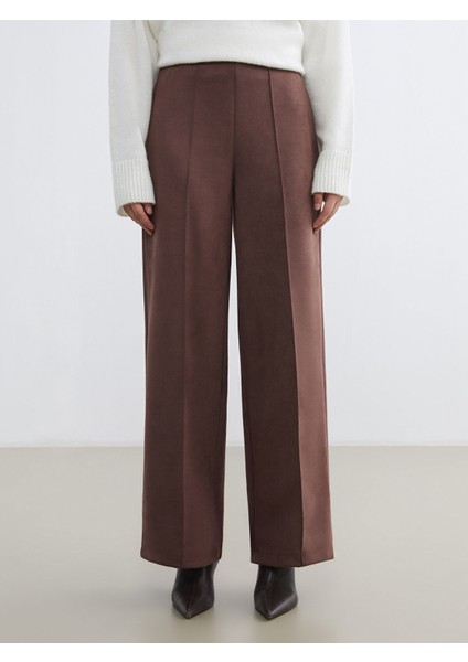 Yeni Sezon Standart Fit Kadın Süet Görünümlü Pantolon fiyatları