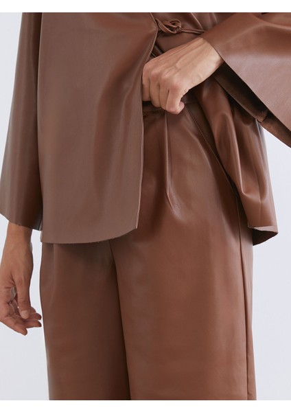 Yeni Sezon Beli Lastikli Deri Görünümlü Kadın Pantolon modelleri