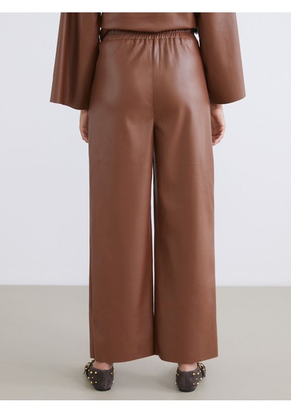 Yeni Sezon Beli Lastikli Deri Görünümlü Kadın Pantolon fırsatları