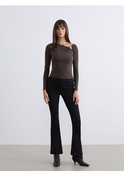 Yeni Sezon Kayık Yaka Büzgülü Bluz fiyatları