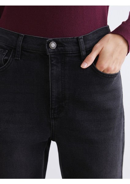 Yeni Sezon Mom Fit Kadın Jean Pantolon modelleri