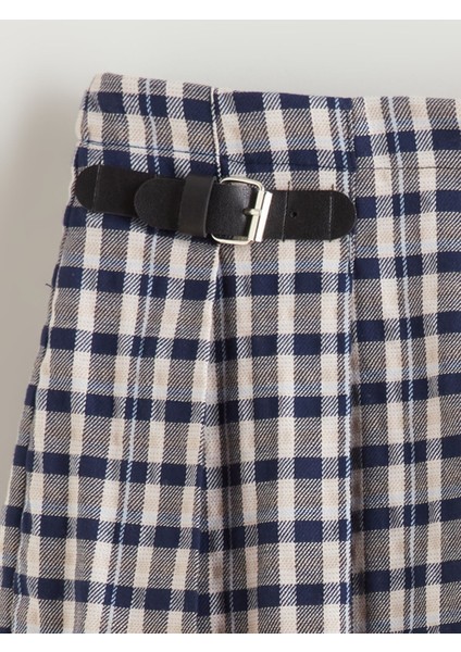 Yeni Sezon Beli Lastikli Kız Çocuk Şort Etek ve Külotlu Çorap modelleri