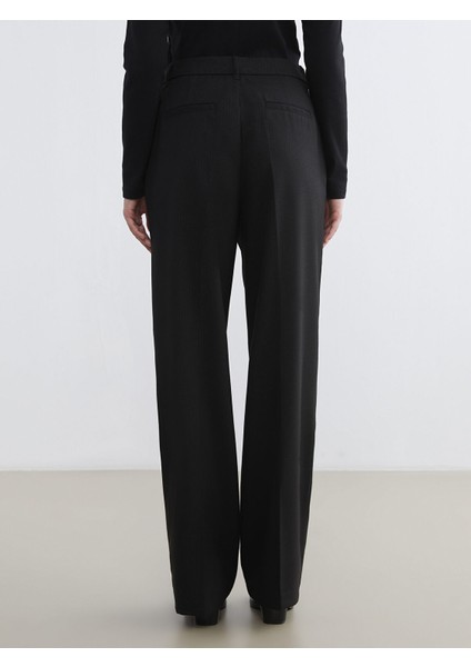 Yeni Sezon Standart Fit Çizgili Kadın Pantolon fırsatları