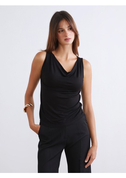 Yeni Sezon Dökümlü Yaka Büzgülü Bluz