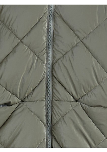 Yeni Sezon Kapitone Desenli Kız Çocuk Şişme Mont fiyatları