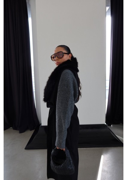 Yakası Kürk Detaylı Uzun Triko Yelek fırsatları