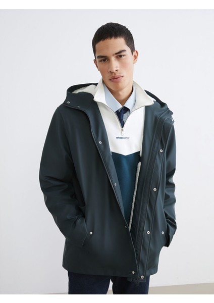 Yeni Sezon Kapüşonlu Içi Kürklü Erkek Mont