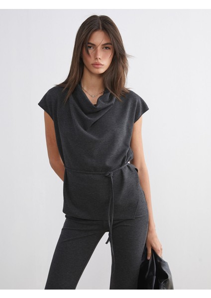 Yeni Sezon Dökümlü Yaka Bluz