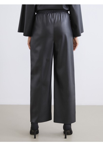 Yeni Sezon Beli Lastikli Deri Görünümlü Kadın Pantolon fırsatları