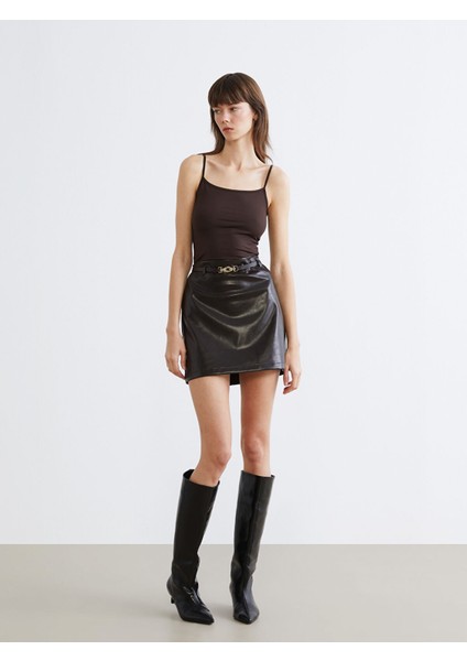 Yeni Sezon Beli Kemerli Deri Görünümlü Mini Etek