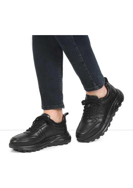 Erkek Siyah Kalın Tabanlı Deri Sneaker fiyatları