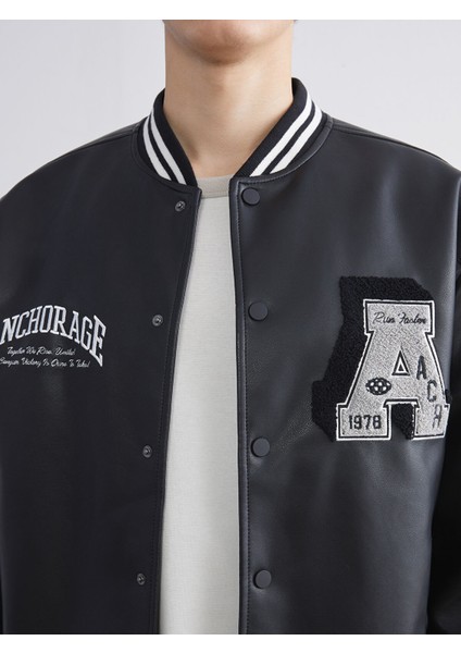 Yeni Sezon Kolej Yaka Nakışlı Erkek Deri Görünümlü Ceket modelleri