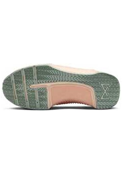 Metcon 9 Kadın Fitness Ayakkabısı Tekstil Malzeme ile Düz Taban Tasarımı