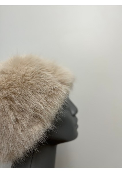 Kadın Tüylü Peluş Kışlık Şapka – Soğuk Havalar Için Trend ve Sıcak Tasarım modelleri