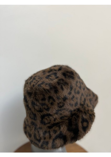 Kadın Tüylü Peluş Kışlık Şapka – Soğuk Havalar Için Trend ve Sıcak Tasarım fiyatları