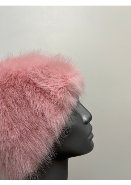 Kadın Tüylü Peluş Kışlık Şapka – Soğuk Havalar Için Trend ve Sıcak Tasarım modelleri