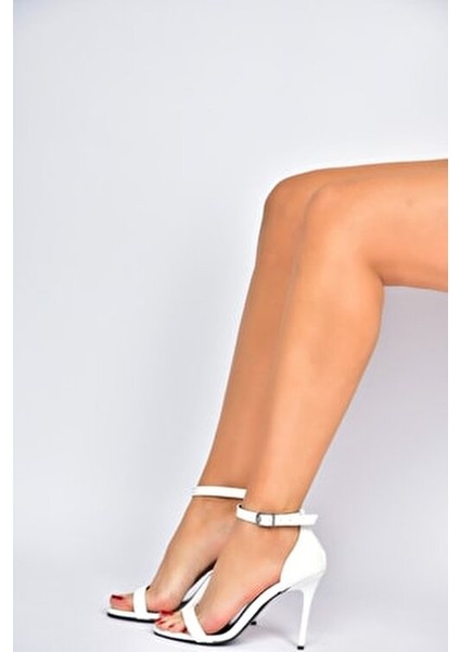 Kadın Topuklu Ayakkabı Beyaz Renk Suni Deri Malzeme ile 10 cm Topuk Yüksekliği indirimleri