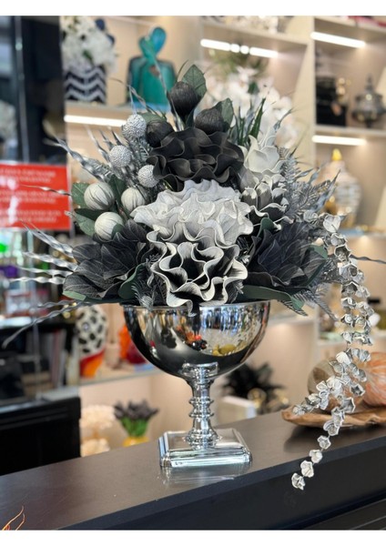 Yapay Çiçekli Gümüş Kare Ayaklı Vazo No:8