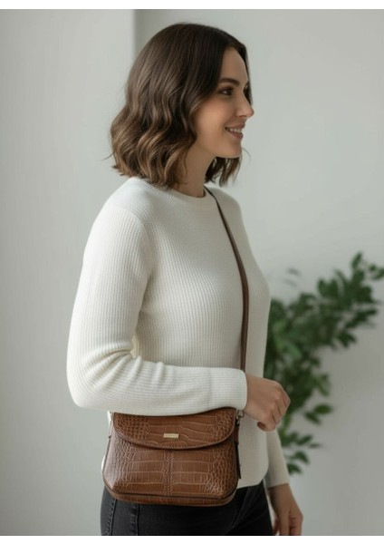 Kroko Deri Kahverengi Üç Bölmeli Kapağı Mıknatıslı Omuz Çanta fiyatları