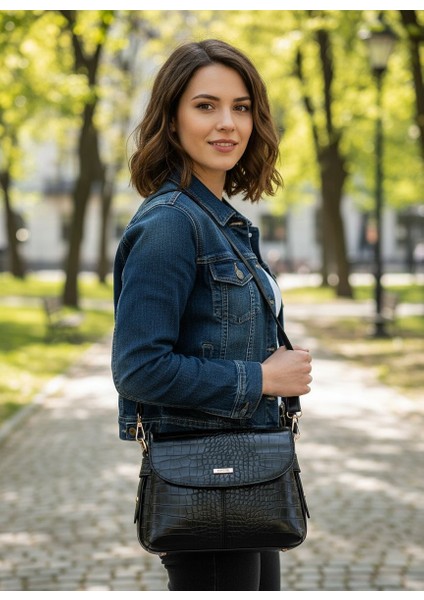 Kroko Deri Siyah Üç Bölmeli Kapağı Mıknatıslı Omuz Çanta