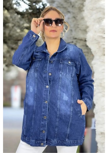 Metal Düğmeli Yanlarda ve Çift Göğüs Cepli Ara Boy Büyük Beden Kot Ceket modelleri