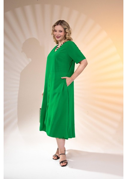 Kadın Büyük Beden Eteği Düğmeli Volanlı Yeşil Elbise