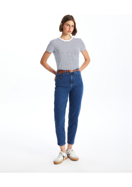 Yeni Sezon Beli Kemerli Mom Fit Kadın Jean Pantolon