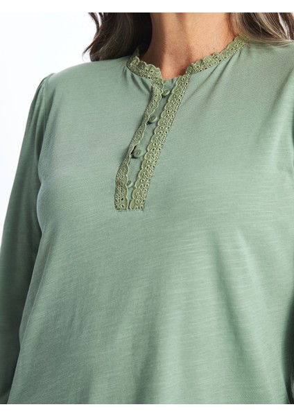 Yeni Sezon Bisiklet Yaka Nakışlı Kadın Bluz modelleri