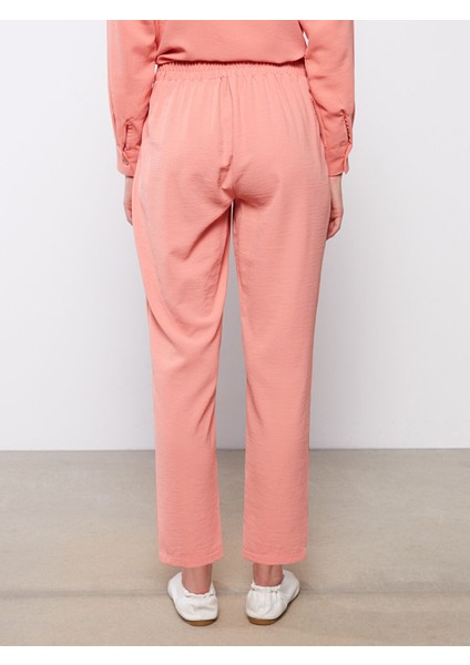 Yeni Sezon Kadın Standart Fit Düz Pantolon indirimleri