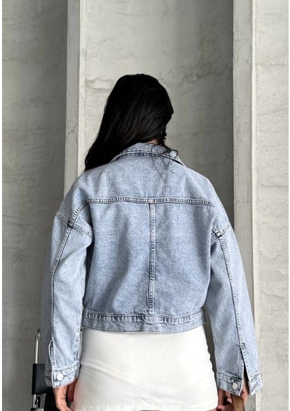 Yzlal Çift Cepli Kol Katlamalı Kar Yıkama Crop Kot Ceket Buz Mavi D2000 (Beden: S) fırsatları