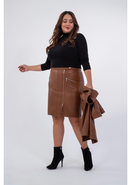 Kadın Büyük Beden Cepli Detaylı Fermuarlı Suni Deri Taba Etek