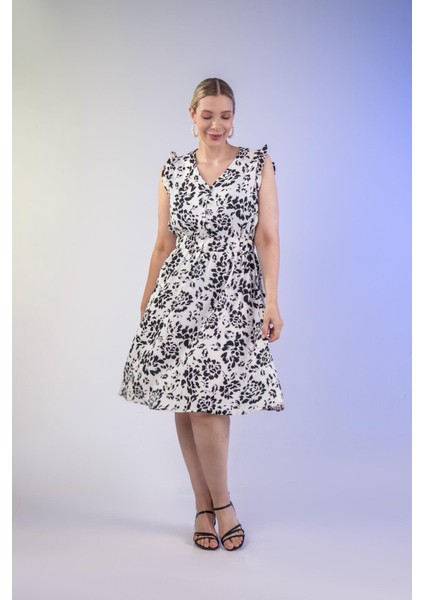 Kadın Büyük Beden Beli Lastikli V Yaka Beyaz Elbise