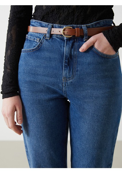Yeni Sezon Beli Kemerli Mom Fit Kadın Jean Pantolon modelleri
