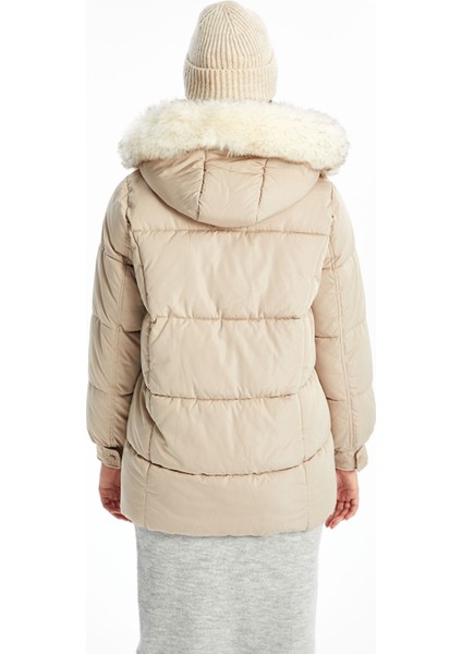 Yeni Sezon Kapüşonlu Kadın Şişme Mont indirimleri